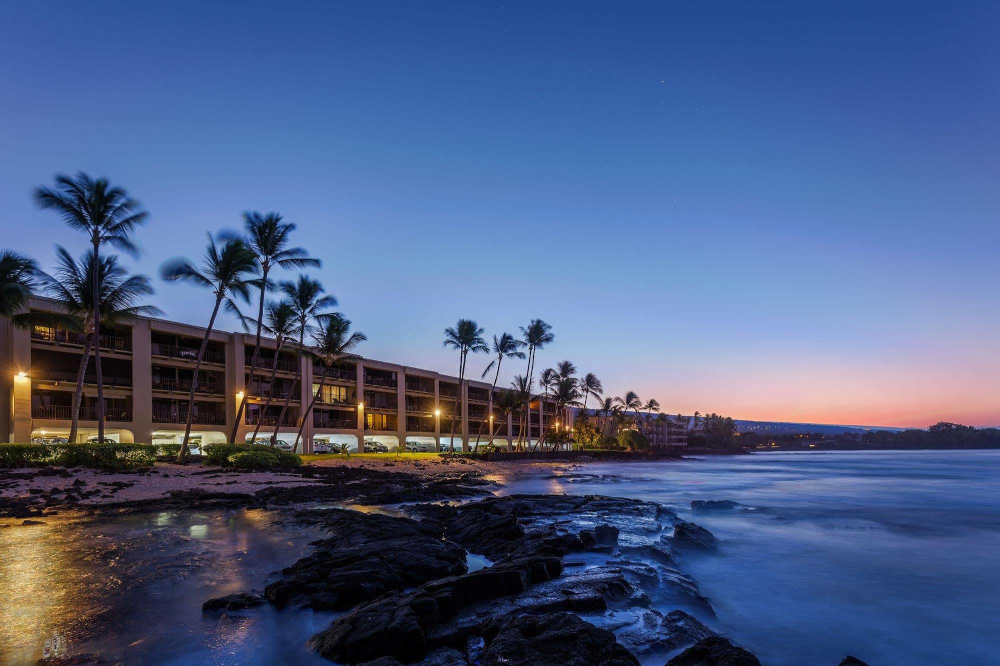 Castle Kona Bali Kai Aparthotel Kailua-Kona Exterior photo