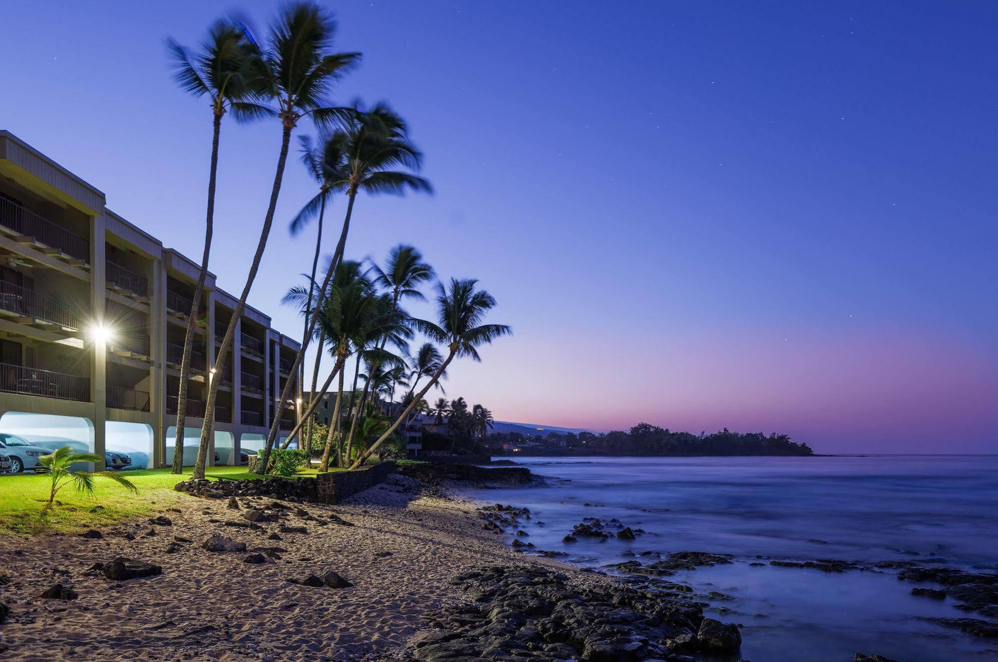 Castle Kona Bali Kai Aparthotel Kailua-Kona Exterior photo