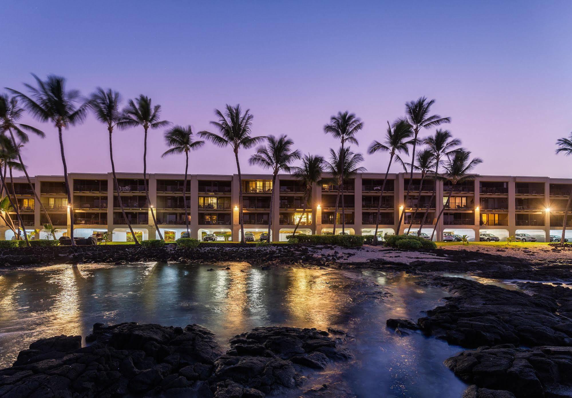 Castle Kona Bali Kai Aparthotel Kailua-Kona Exterior photo